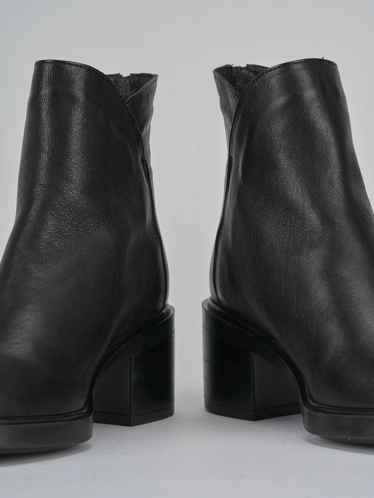 Stivaletti tacco 4cm pelle nero