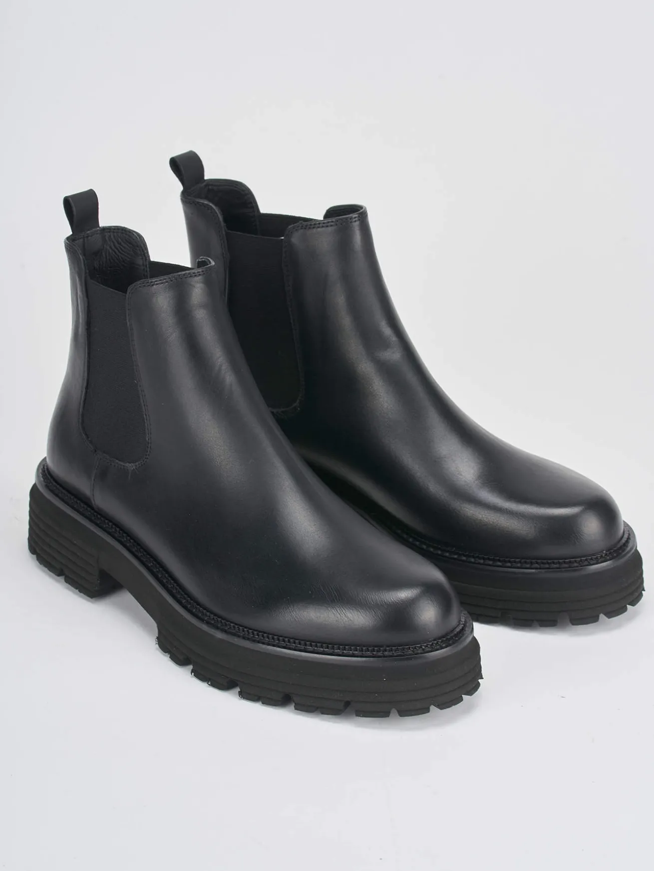 Stivaletti tacco 2cm pelle nero