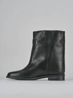 Stivaletti tacco 2cm pelle nero