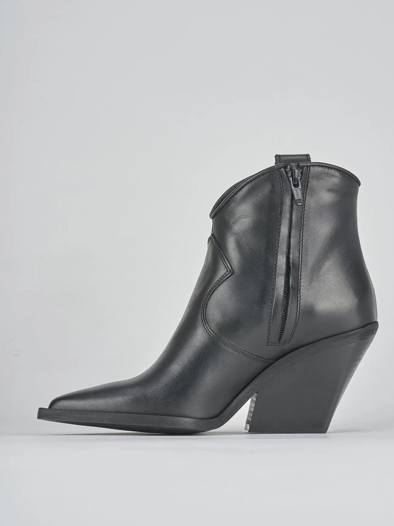 Stivaletti tacco 7cm pelle nero