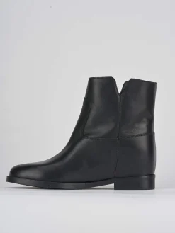 Stivaletti tacco 2cm pelle nero