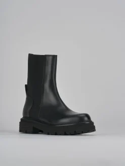 Stivaletti tacco 2cm pelle nero