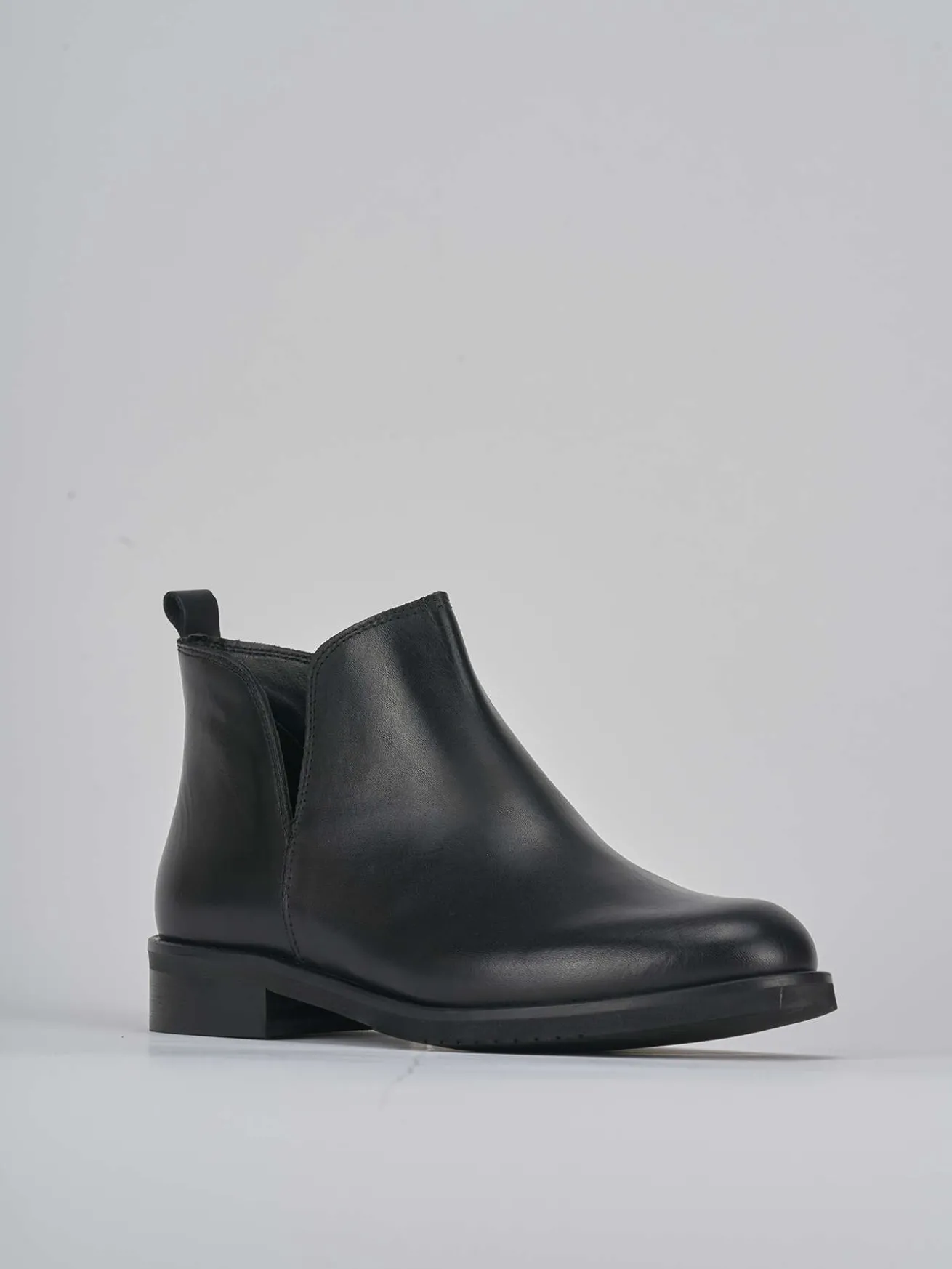 Stivaletti tacco 1cm pelle nero