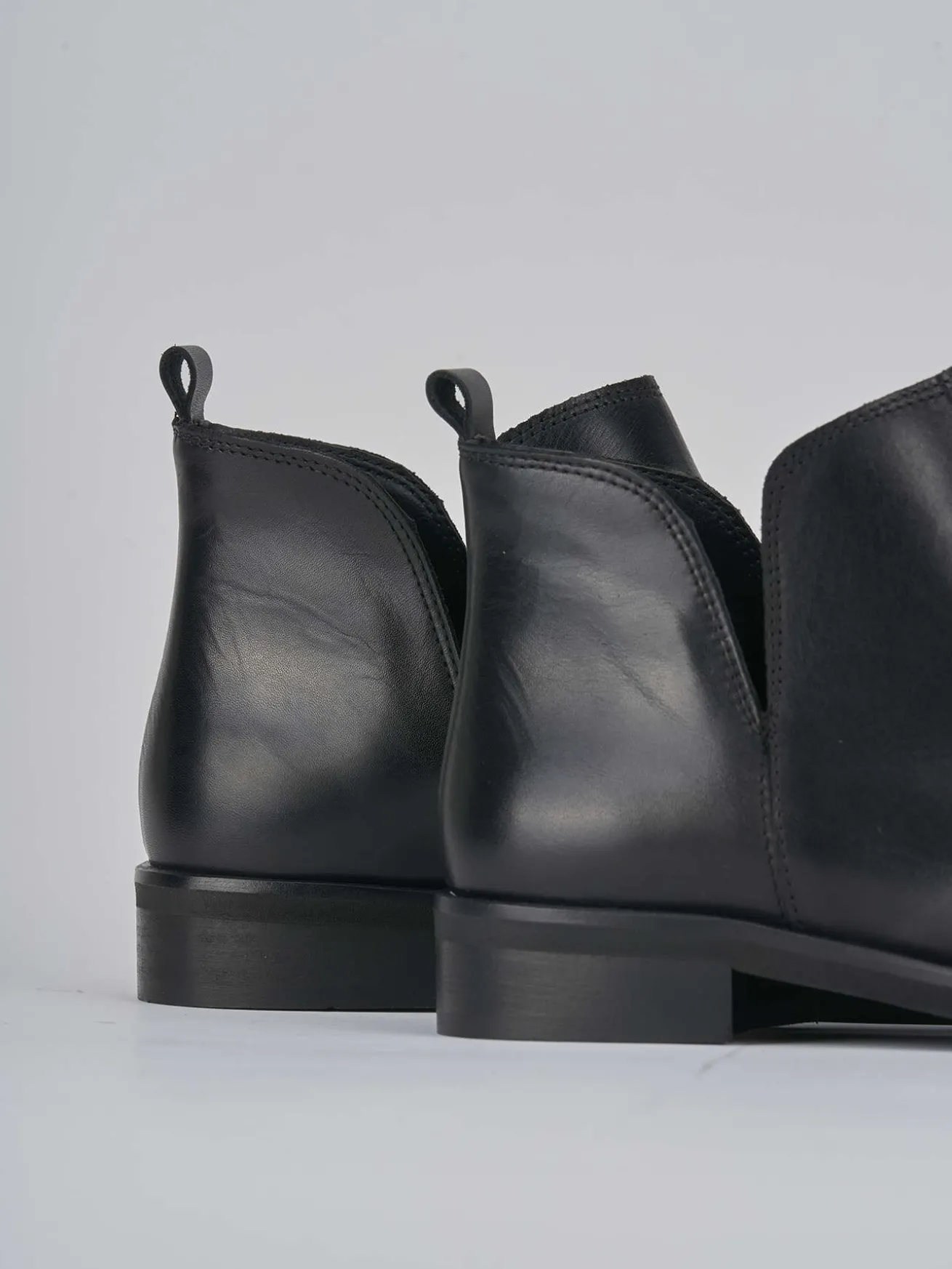 Stivaletti tacco 1cm pelle nero