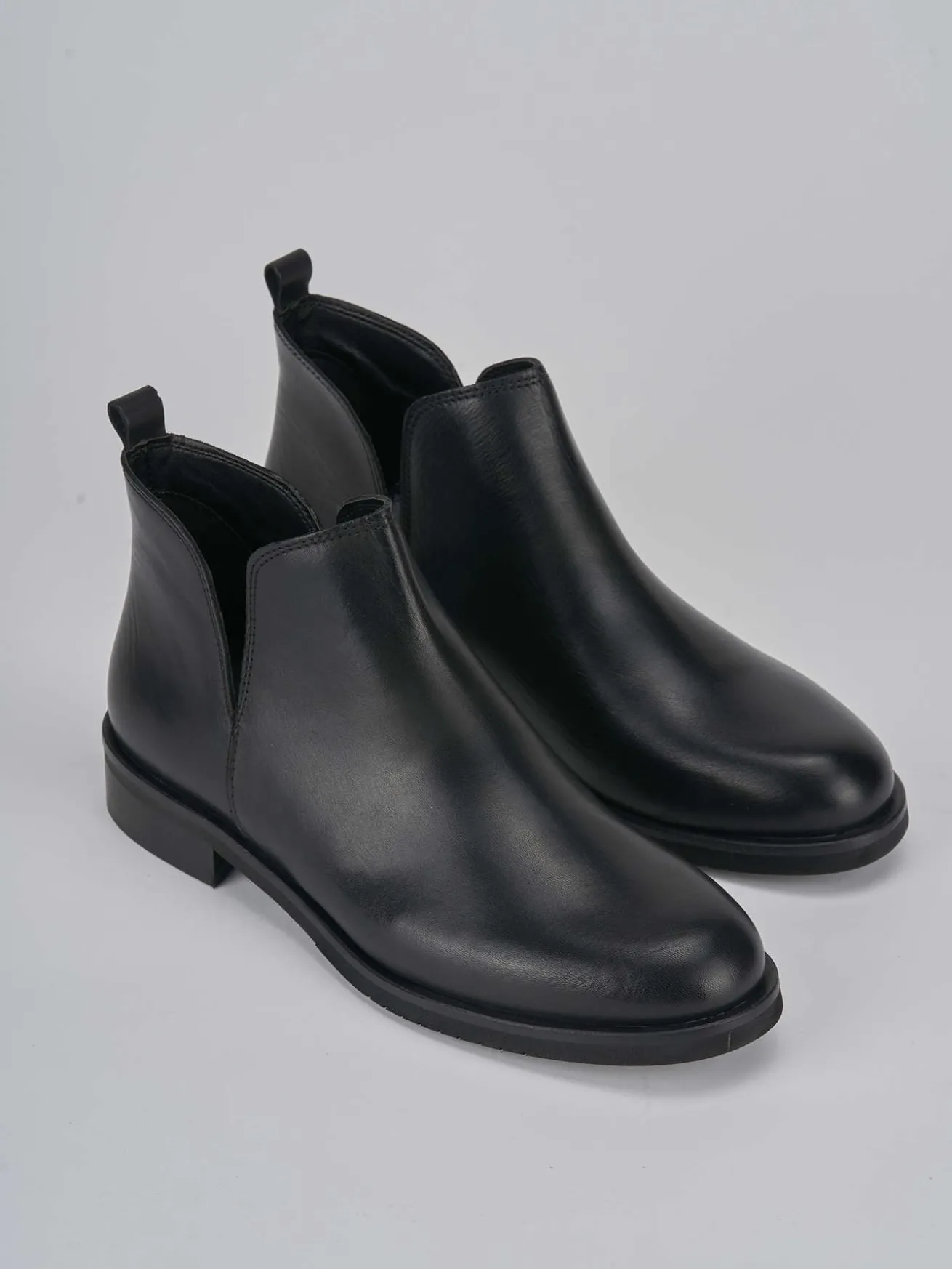 Stivaletti tacco 1cm pelle nero