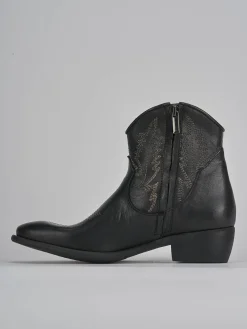 Stivaletti tacco 2cm pelle nero