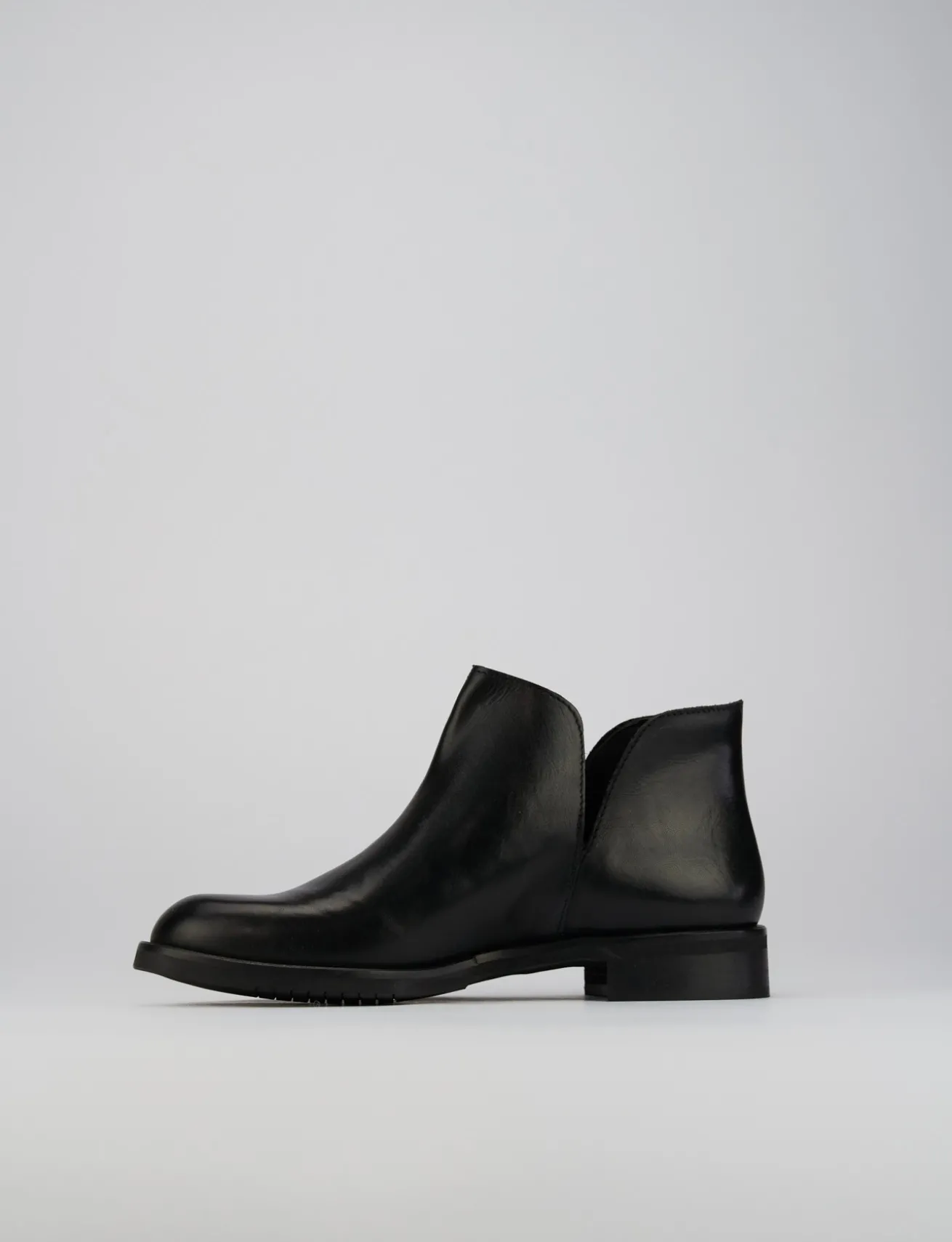 Stivaletti tacco 1cm pelle nero