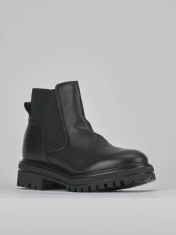 Stivaletti tacco 2cm pelle nero