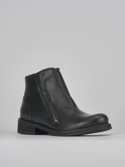 Stivaletti tacco 2cm pelle nero