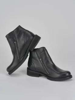 Stivaletti tacco 2cm pelle nero