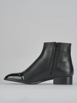 Stivaletti tacco 3cm pelle nero