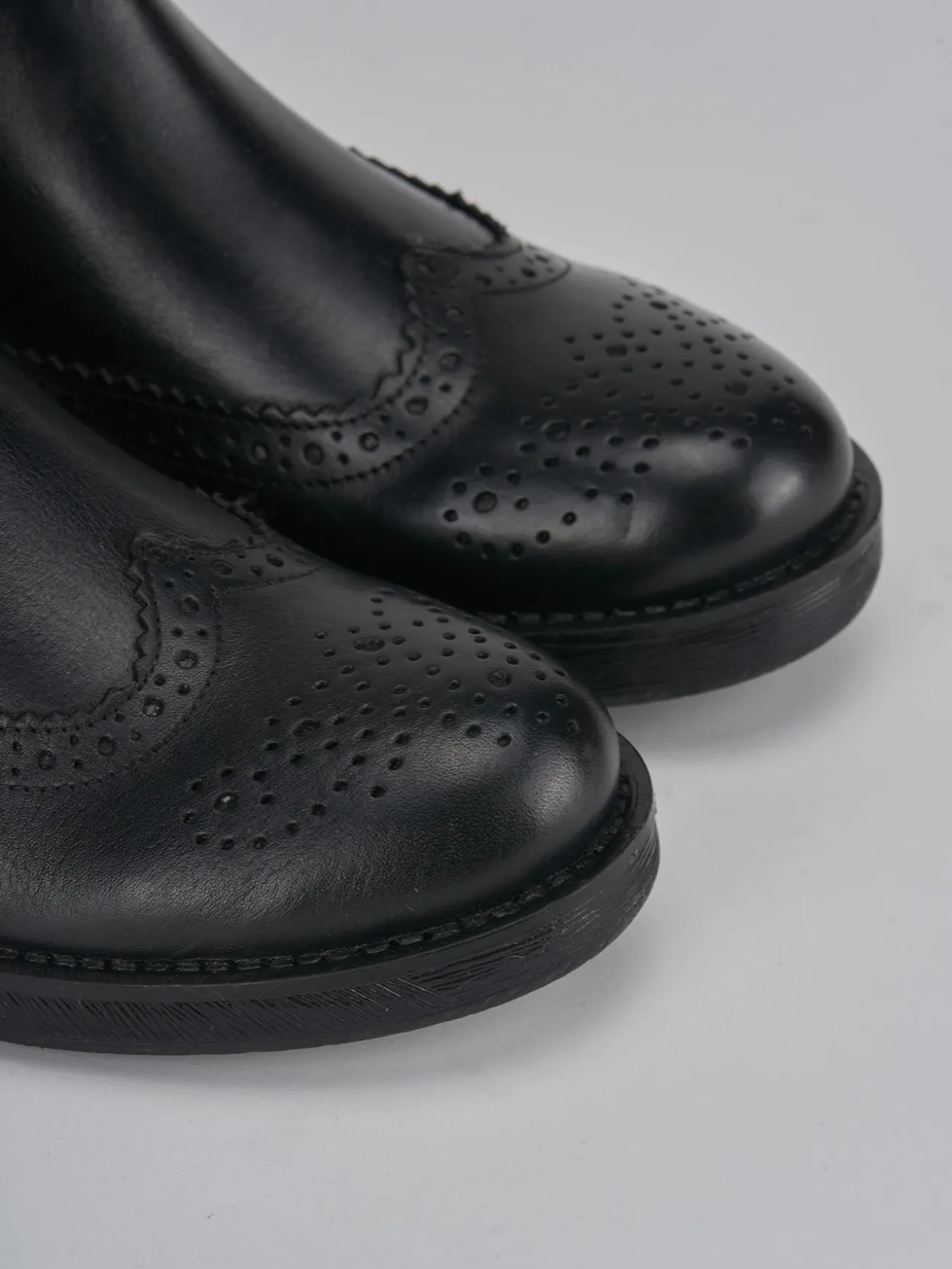 Stivaletti tacco 2cm pelle nero