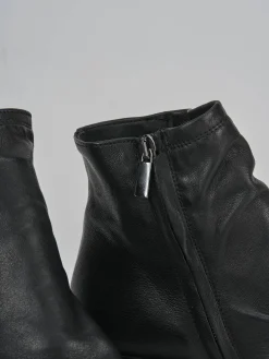 Stivaletti tacco 2cm pelle nero