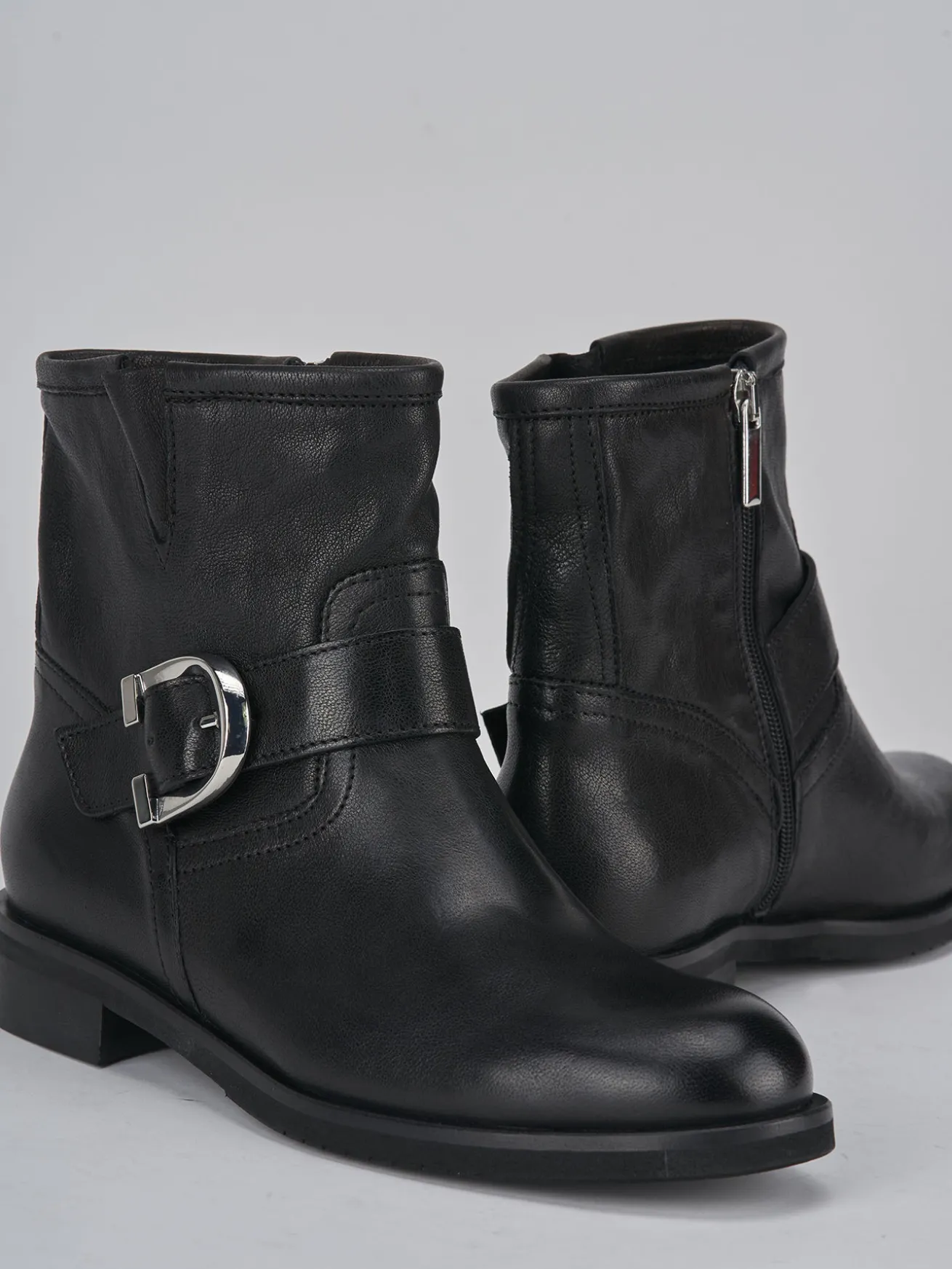 Stivaletti tacco 1cm pelle nero