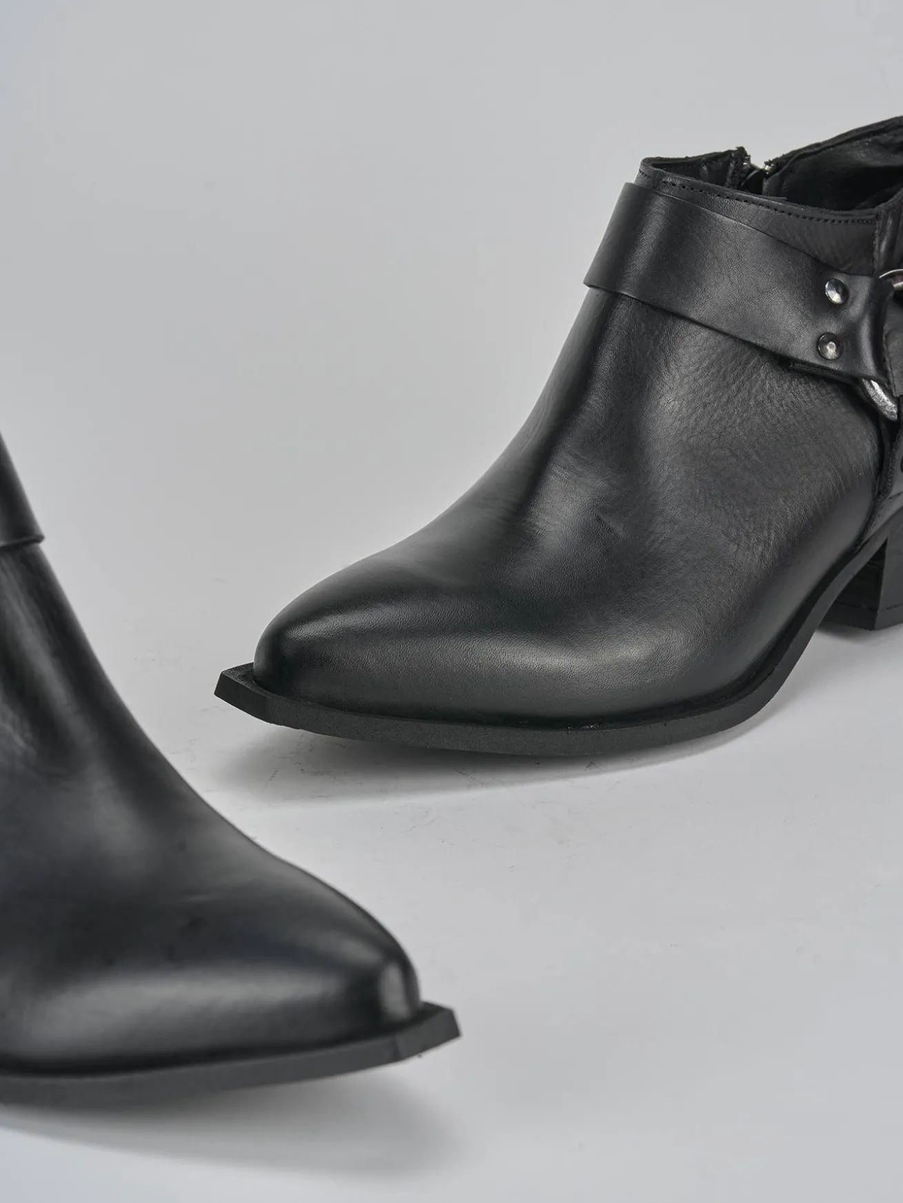 Stivaletti tacco 4cm pelle nero