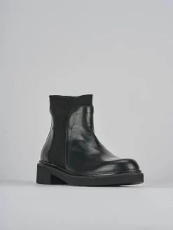 Stivaletti tacco 3cm pelle nero