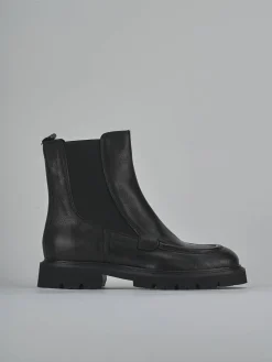 Stivaletti tacco 3cm pelle nero