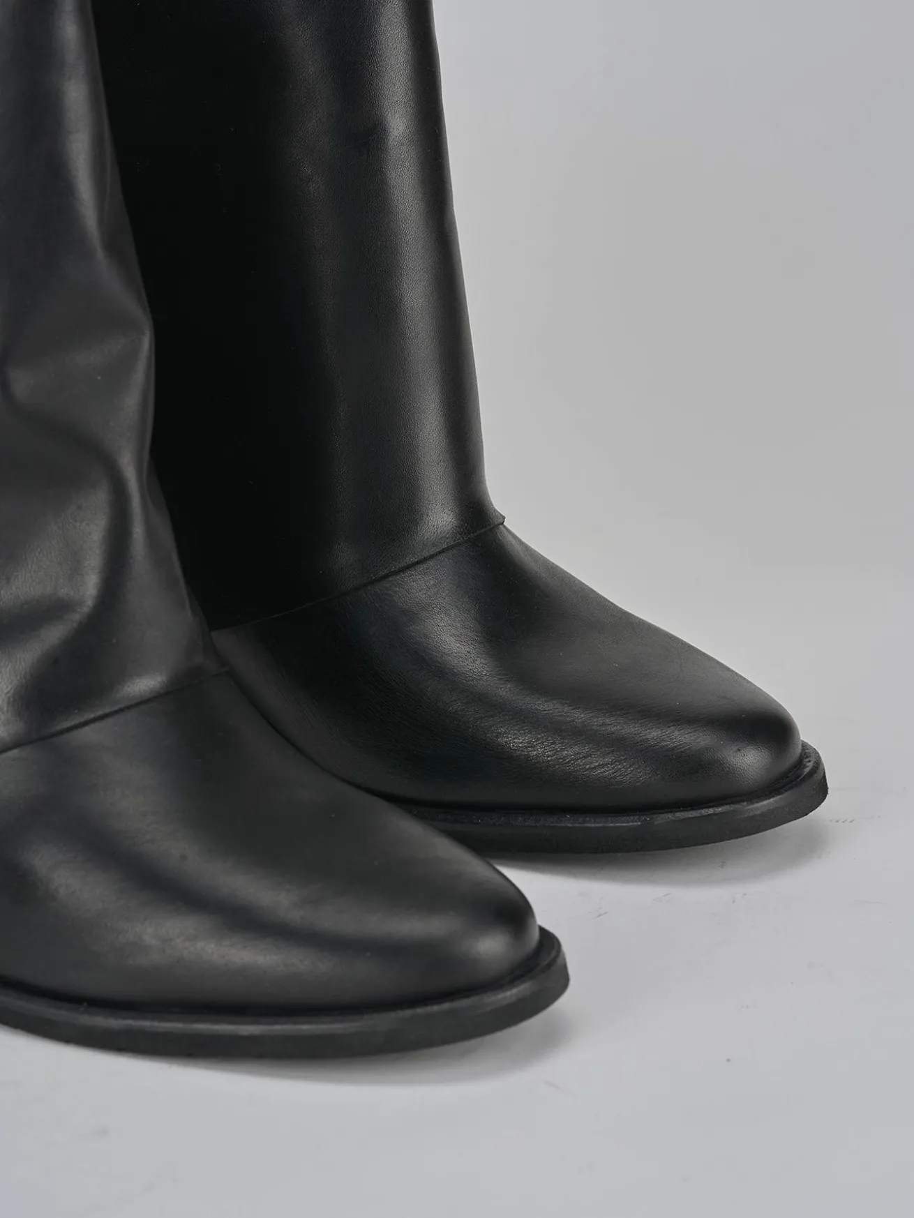 Stivaletti tacco 2cm pelle nero