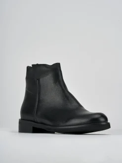 Stivaletti tacco 2cm pelle nero