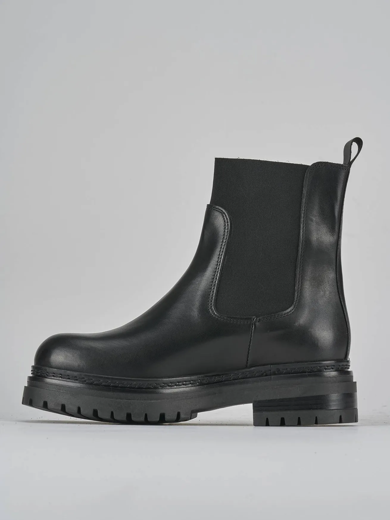 Stivaletti tacco 2cm pelle nero