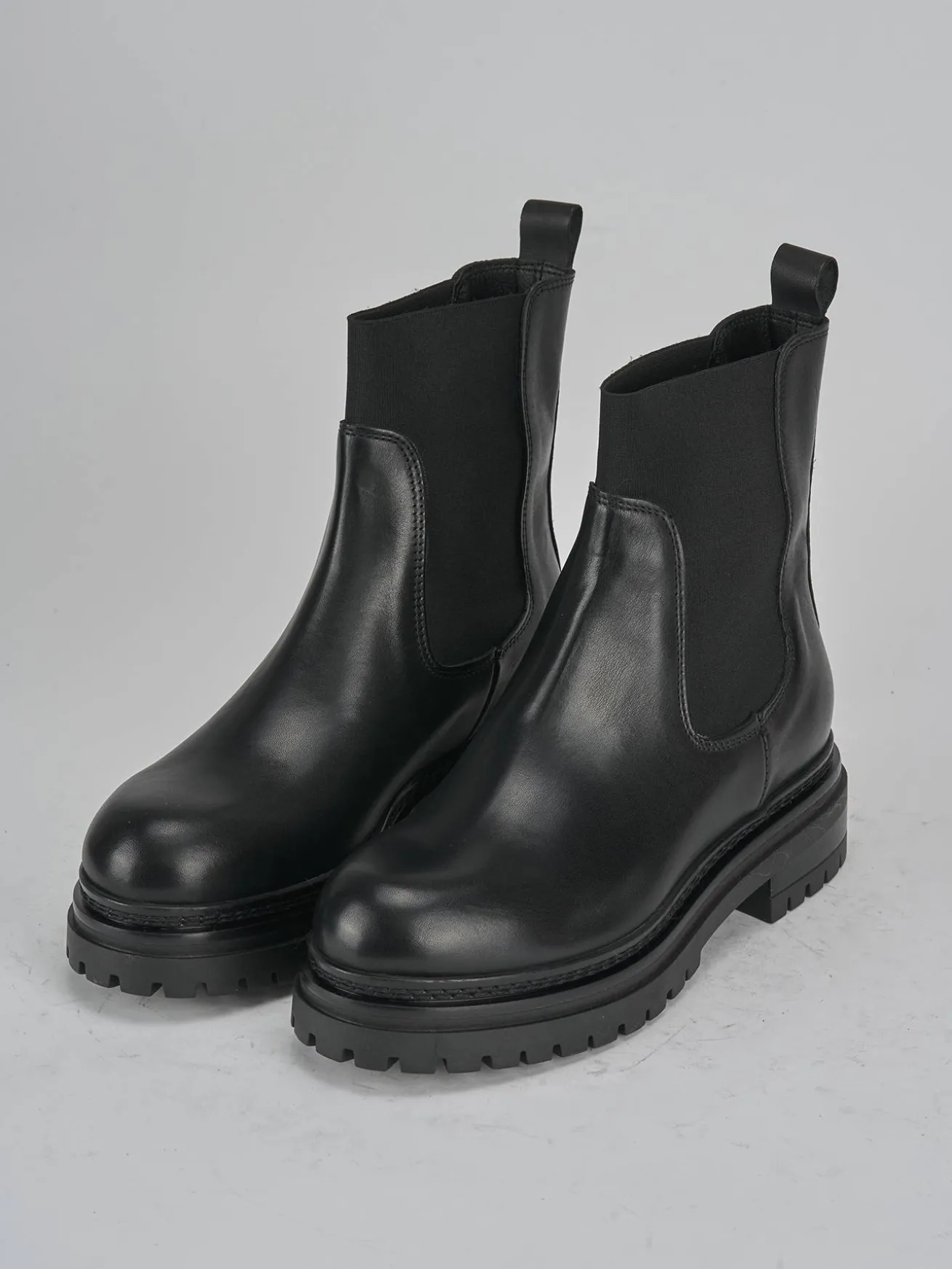 Stivaletti tacco 2cm pelle nero