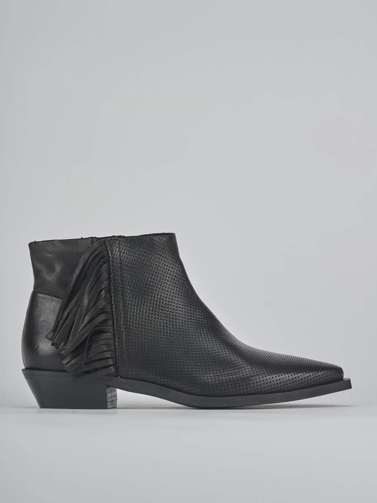 Stivaletti tacco 2cm pelle nero