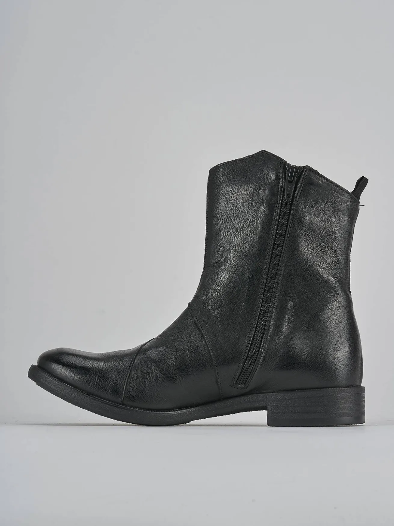 Stivaletti tacco 2cm pelle nero