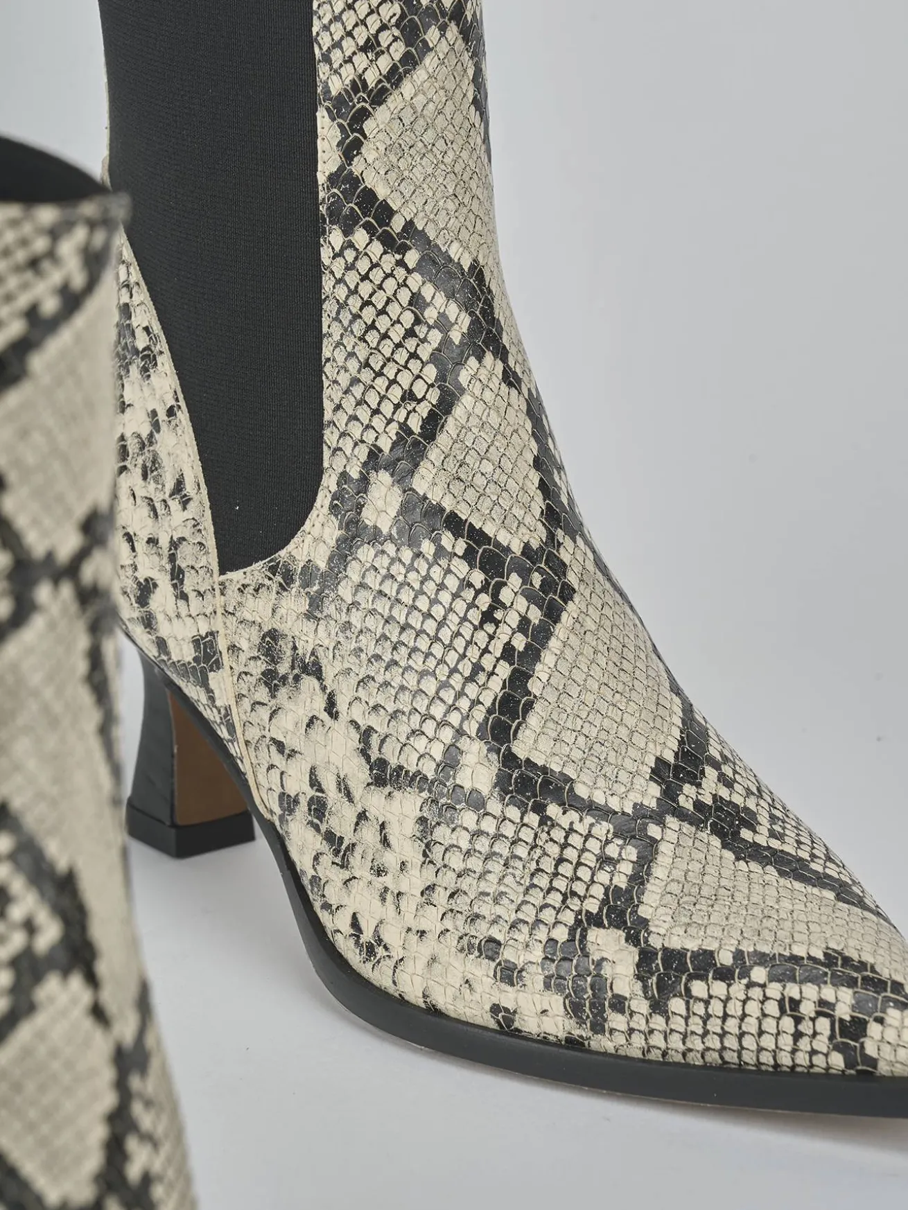 Stivaletti tacco 5cm pitone beige