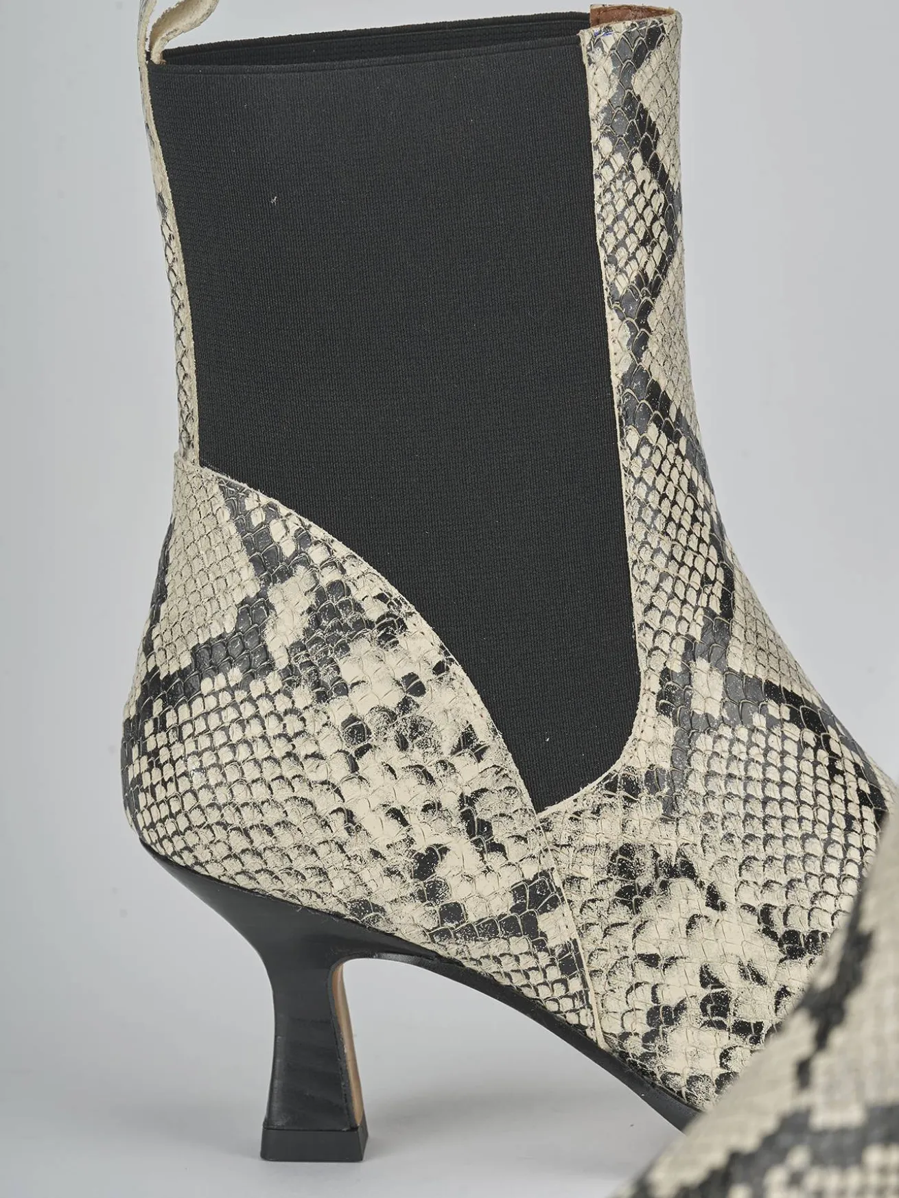 Stivaletti tacco 5cm pitone beige