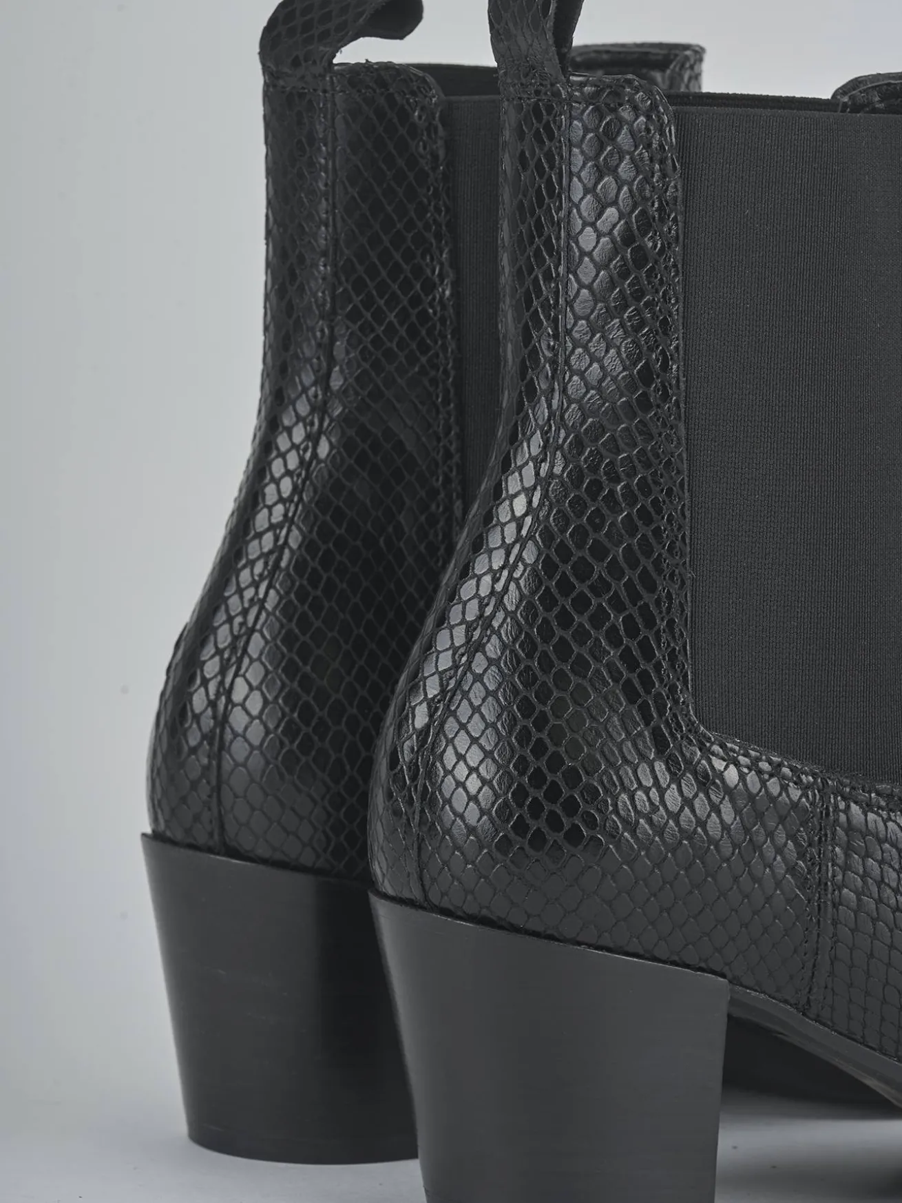 Stivaletti tacco 6cm pitone nero