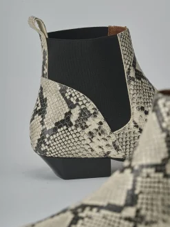 Stivaletti tacco 2cm pitone beige