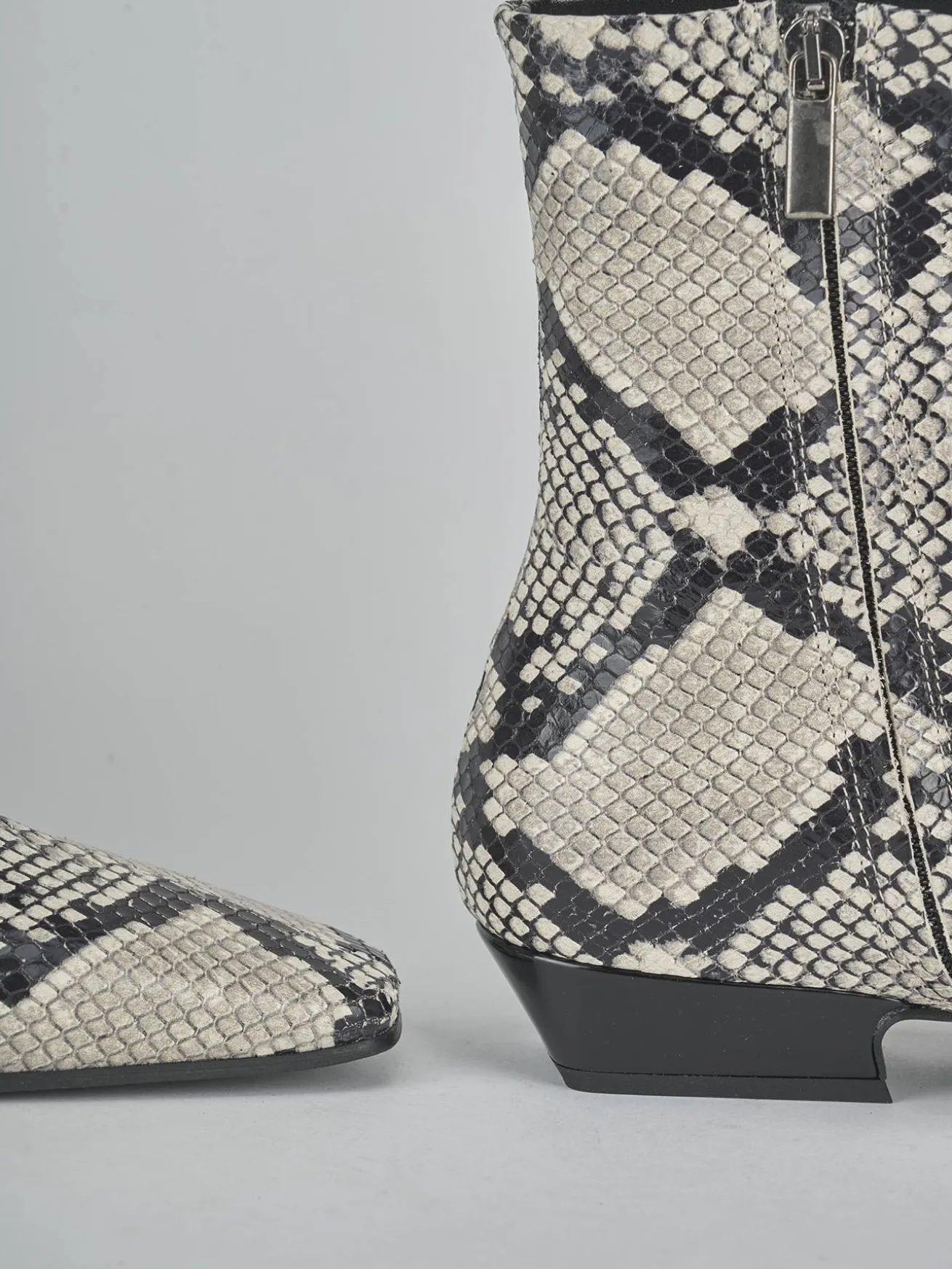 Stivaletti tacco 3cm pitone beige