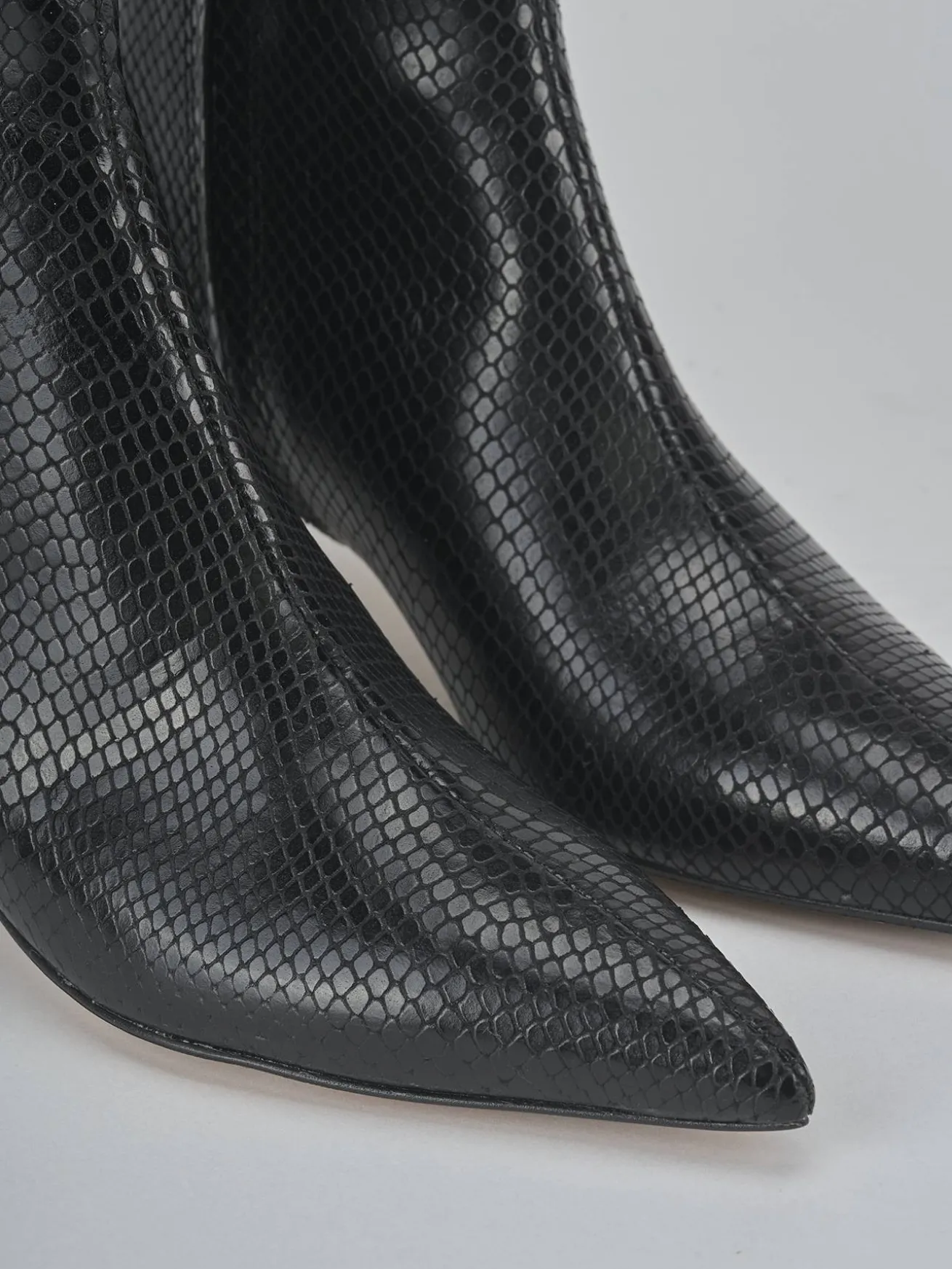 Stivaletti tacco 5cm pitone nero