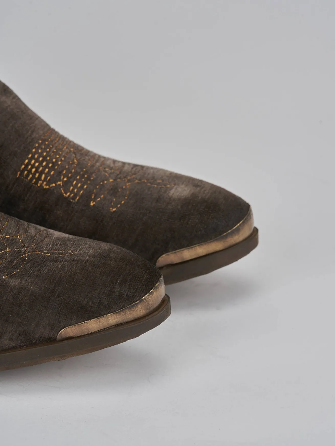 Stivaletti tacco 2cm velluto testa