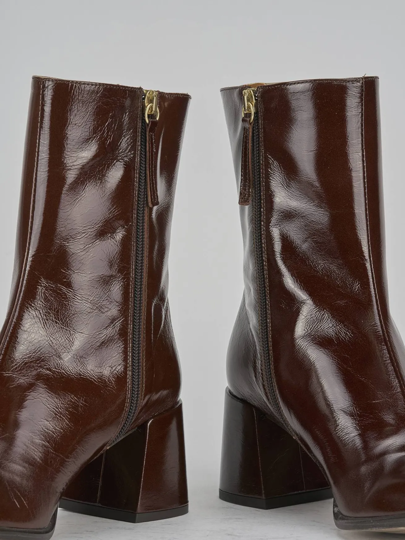 Stivaletti tacco 5cm vernice testa