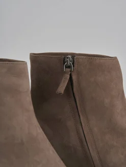 Stivaletto tacco 7 beige camoscio