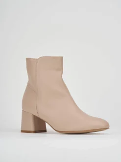 Stivaletto tacco 5 cm beige pelle