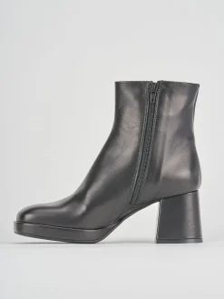 Stivaletto tacco 5 cm nero pelle
