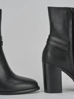 Stivaletto tacco 8 cm nero pelle