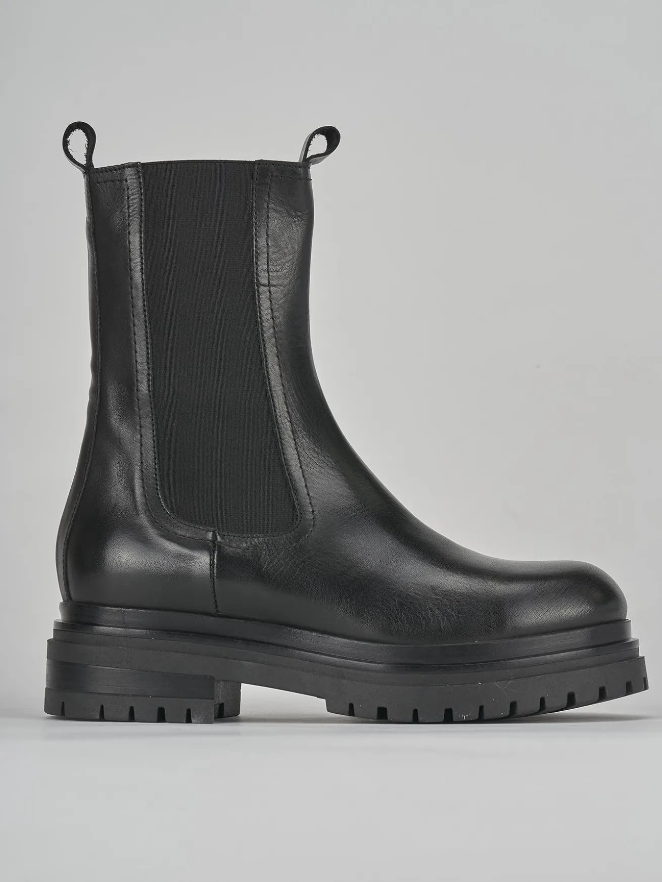 Stivaletto tacco 2 cm nero pelle