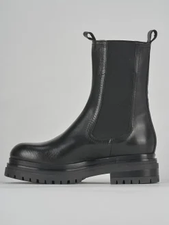 Stivaletto tacco 2 cm nero pelle