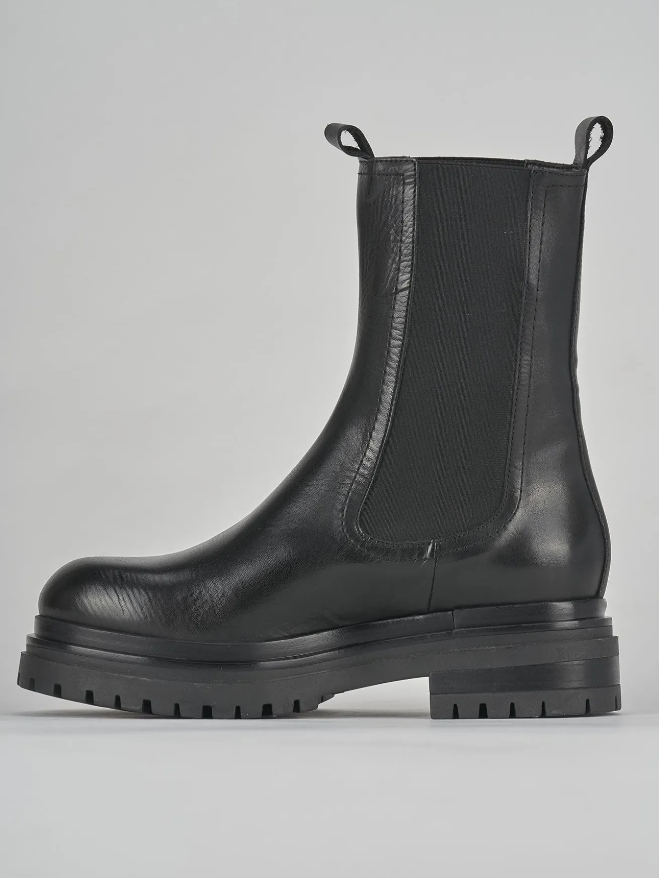 Stivaletto tacco 2 cm nero pelle