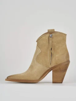 Stivaletto texano tacco 7 cm beige camoscio