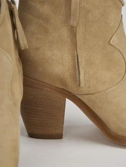 Stivaletto texano tacco 7 cm beige camoscio