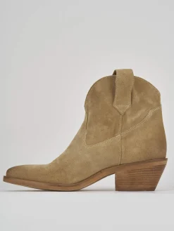 Stivaletto texano tacco 5 cm beige camoscio