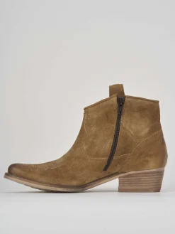 Stivaletto texano tacco 3 cm beige camoscio