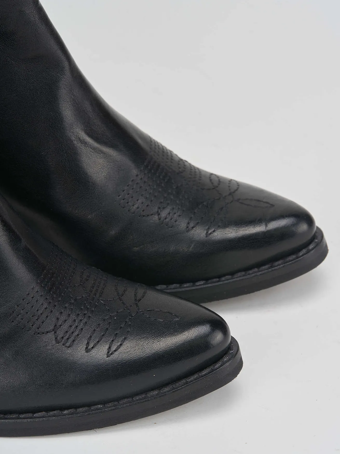 Stivaletto texano tacco 6 cm nero pelle