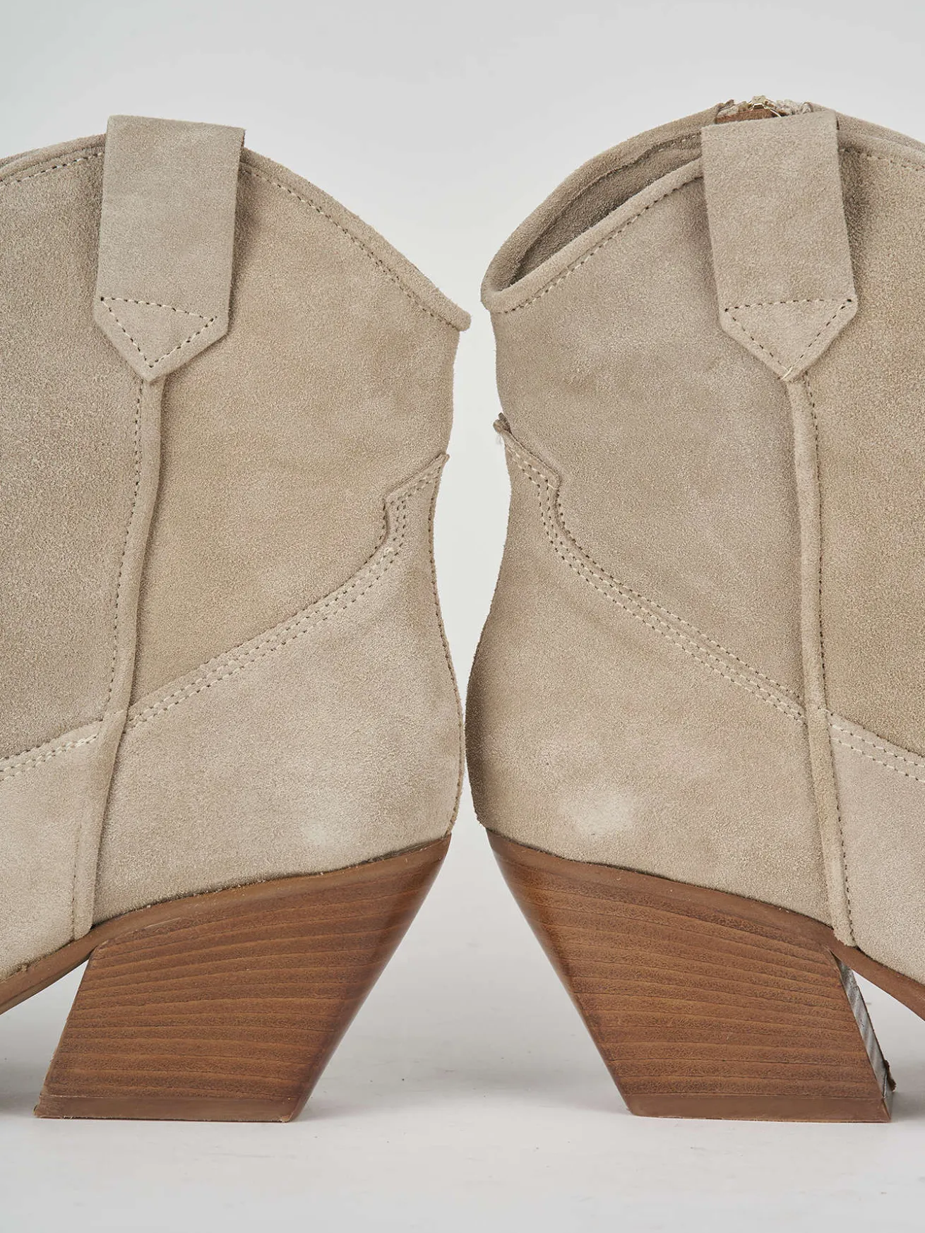 Stivaletto texano tacco 7cm beige camoscio