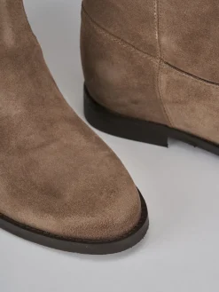 Stivali tacco 2cm camoscio beige