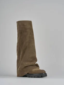 Stivali tacco 2cm camoscio beige